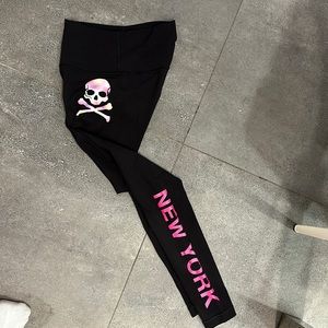 Lululemon size 4 black soul cycle new york leggings #soulcycle